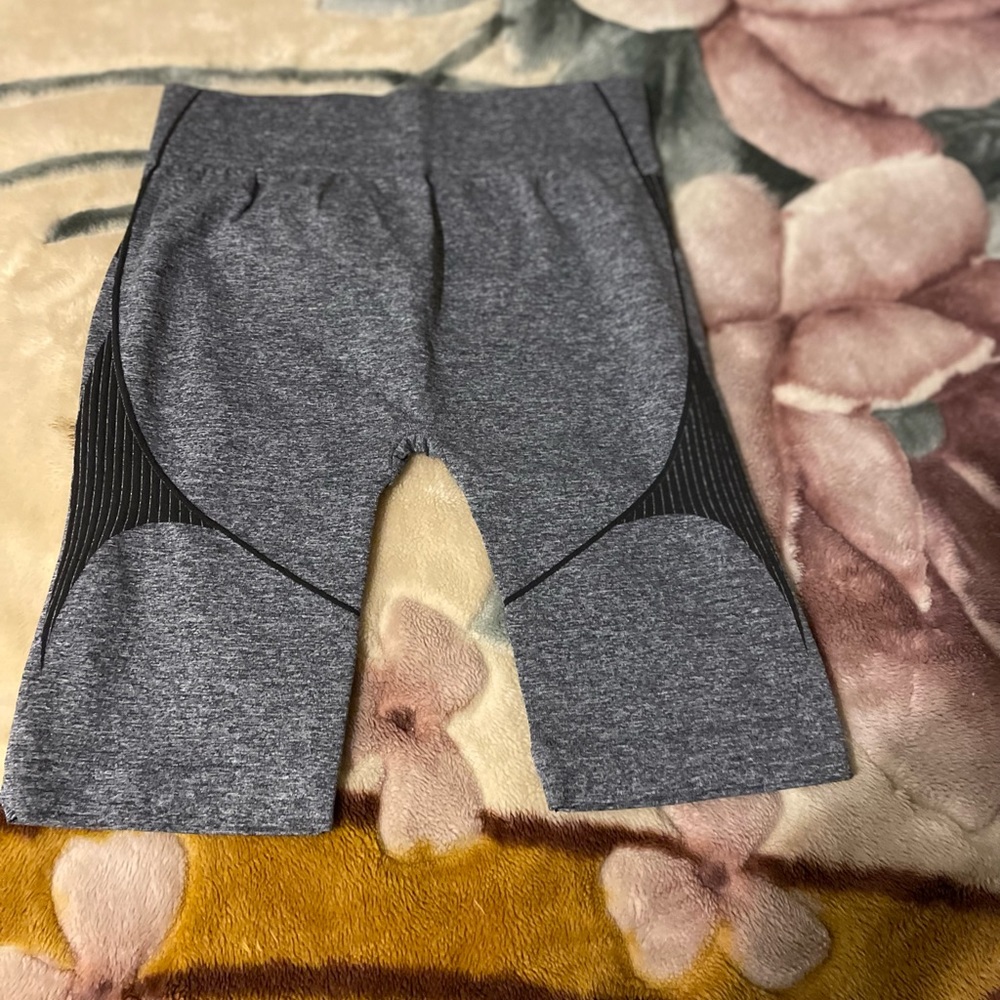 Active Set Top And Short Gray One Size - image 4